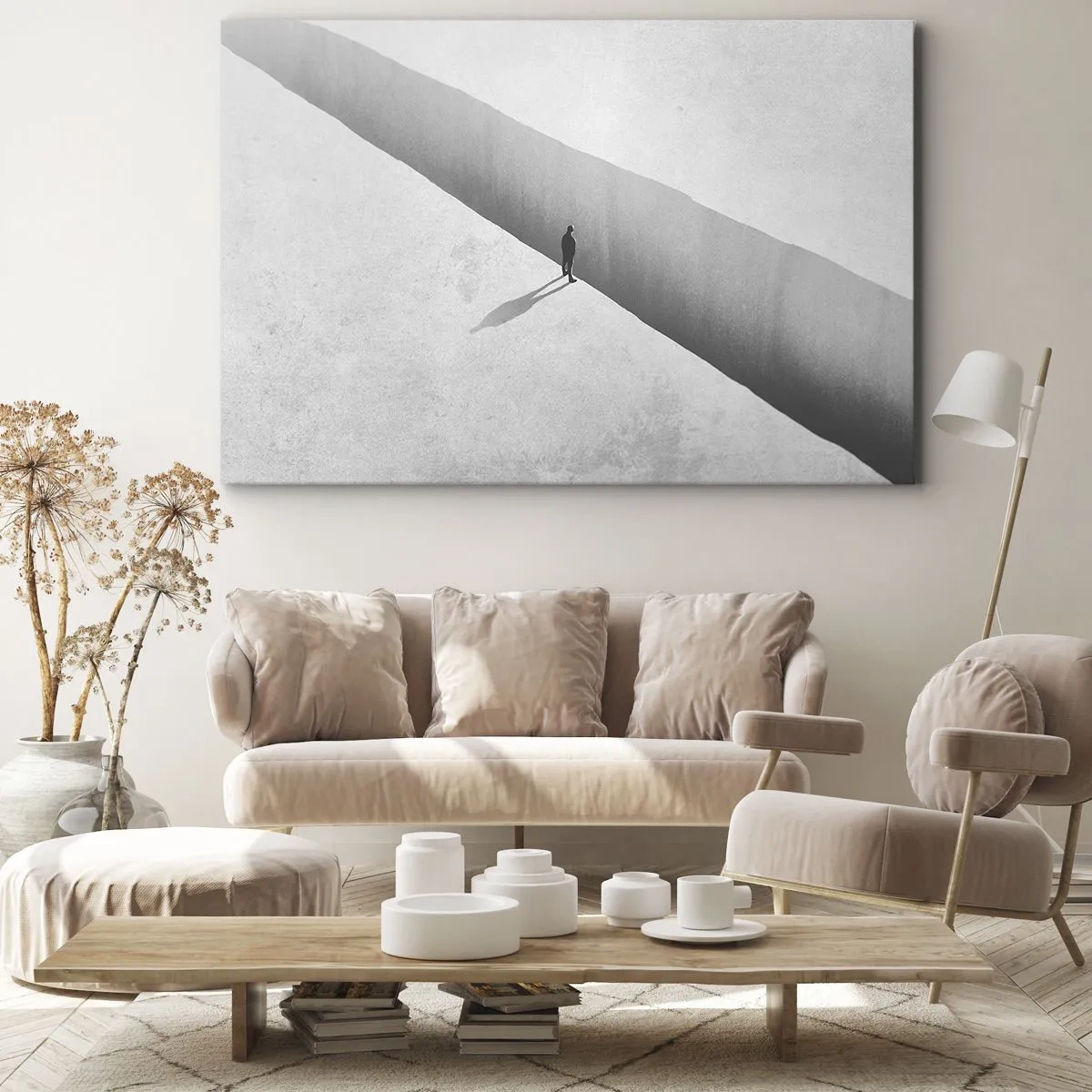 Impression sur toile - Image sur toile - Une silhouette solitaire se tient au-dessus d'un gouffre profond dans un décor monochrome. - 120x80cm - Un objectif clair - Décoration murale moderne pour le salon et la chambre ARTTOR