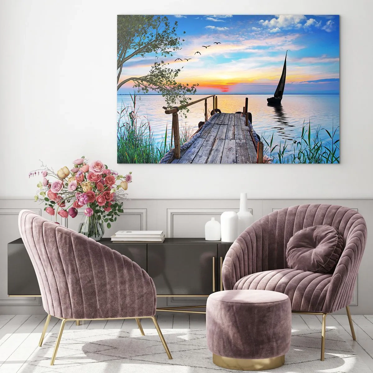 Impression sur verre - Image sur verre - Une jetée au bord du lac au coucher du soleil avec un voilier en arrière-plan - 70x50cm - Bonsoir! - Décoration murale moderne pour le salon et la chambre ARTTOR