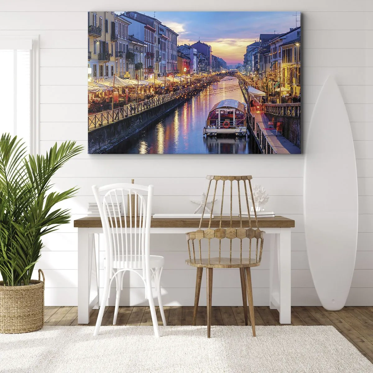 Impression sur toile - Image sur toile - Un canal éclairé entouré de bâtiments colorés - 120x80cm - Soirée de lumière et de jeu - Décoration murale moderne pour le salon et la chambre ARTTOR