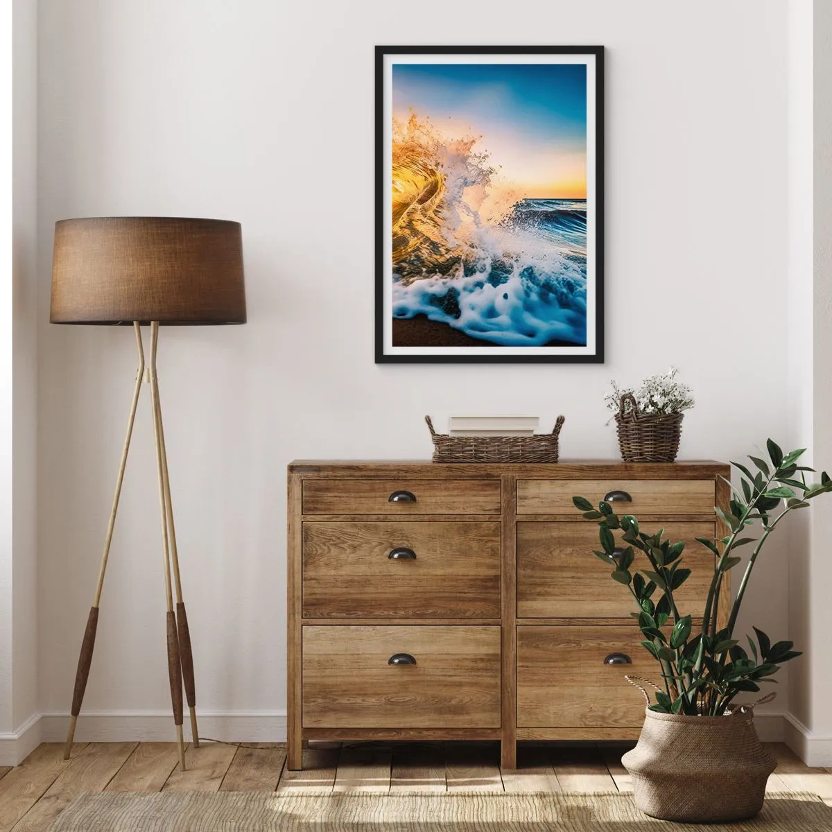 Affiche dans un cadre noir - Poster - Une vague de mer dynamique s'écrasant sur le rivage au coucher du soleil - 50x70cm - S'amuser dans le sable - Décoration murale moderne pour le salon et la chambre ARTTOR