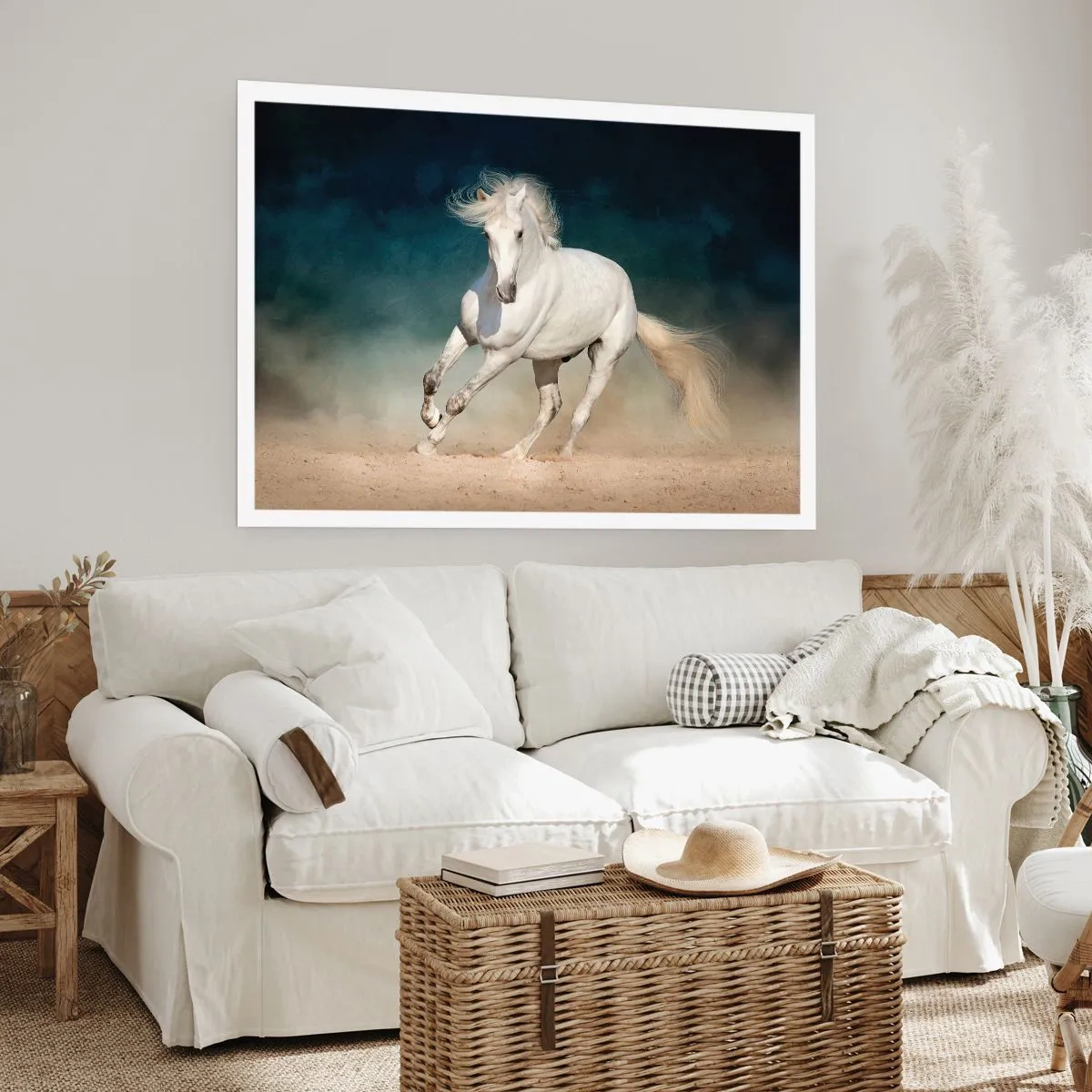 Affiche - Poster - Un cheval blanc galopant dans un ciel flou - 100x70cm - La liberté à l'état pur - Décoration murale moderne pour le salon et la chambre ARTTOR