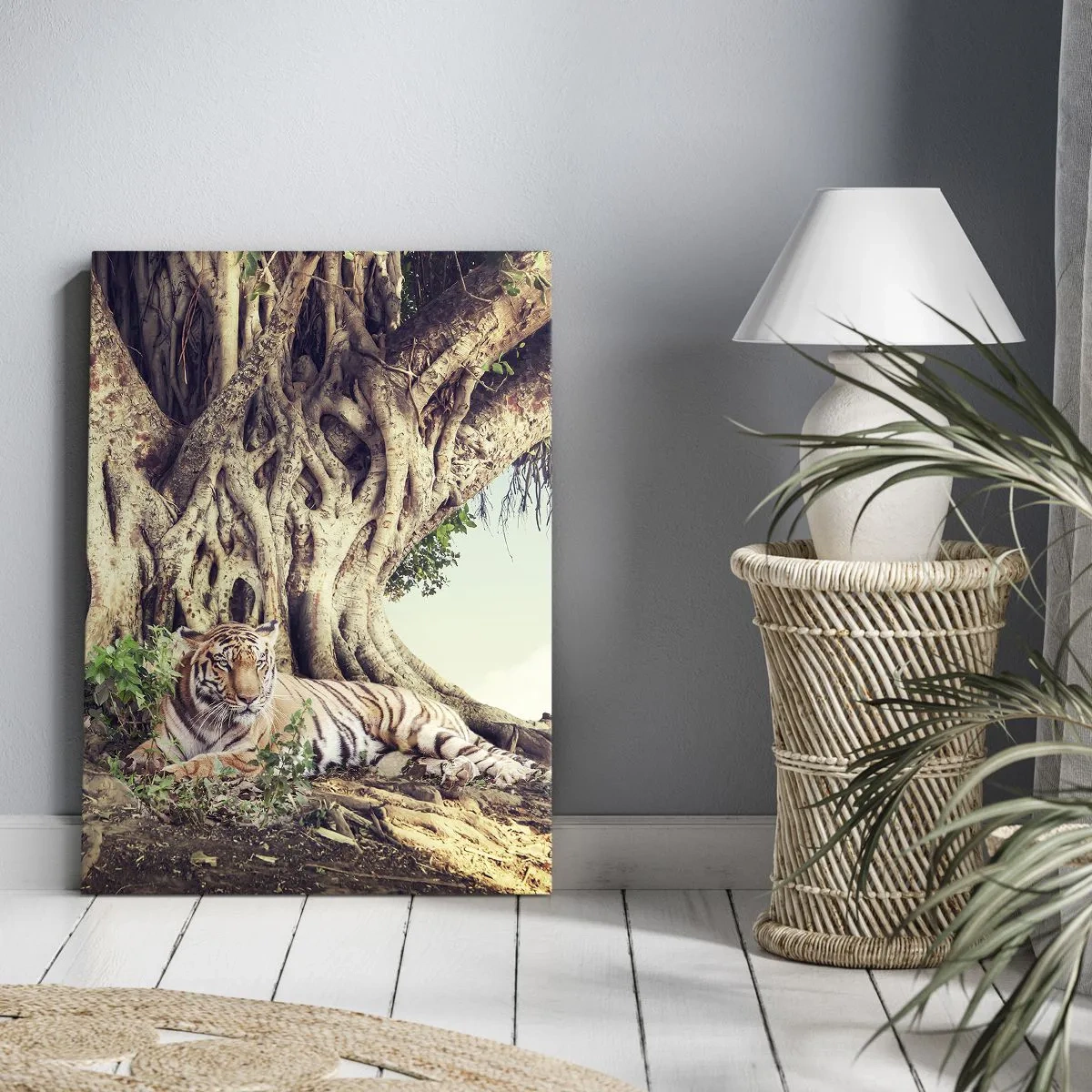 Impression sur toile - Image sur toile - Un tigre se reposant sous un arbre étendu - 70x100cm - Vue du Livre de la Genèse - Décoration murale moderne pour le salon et la chambre ARTTOR