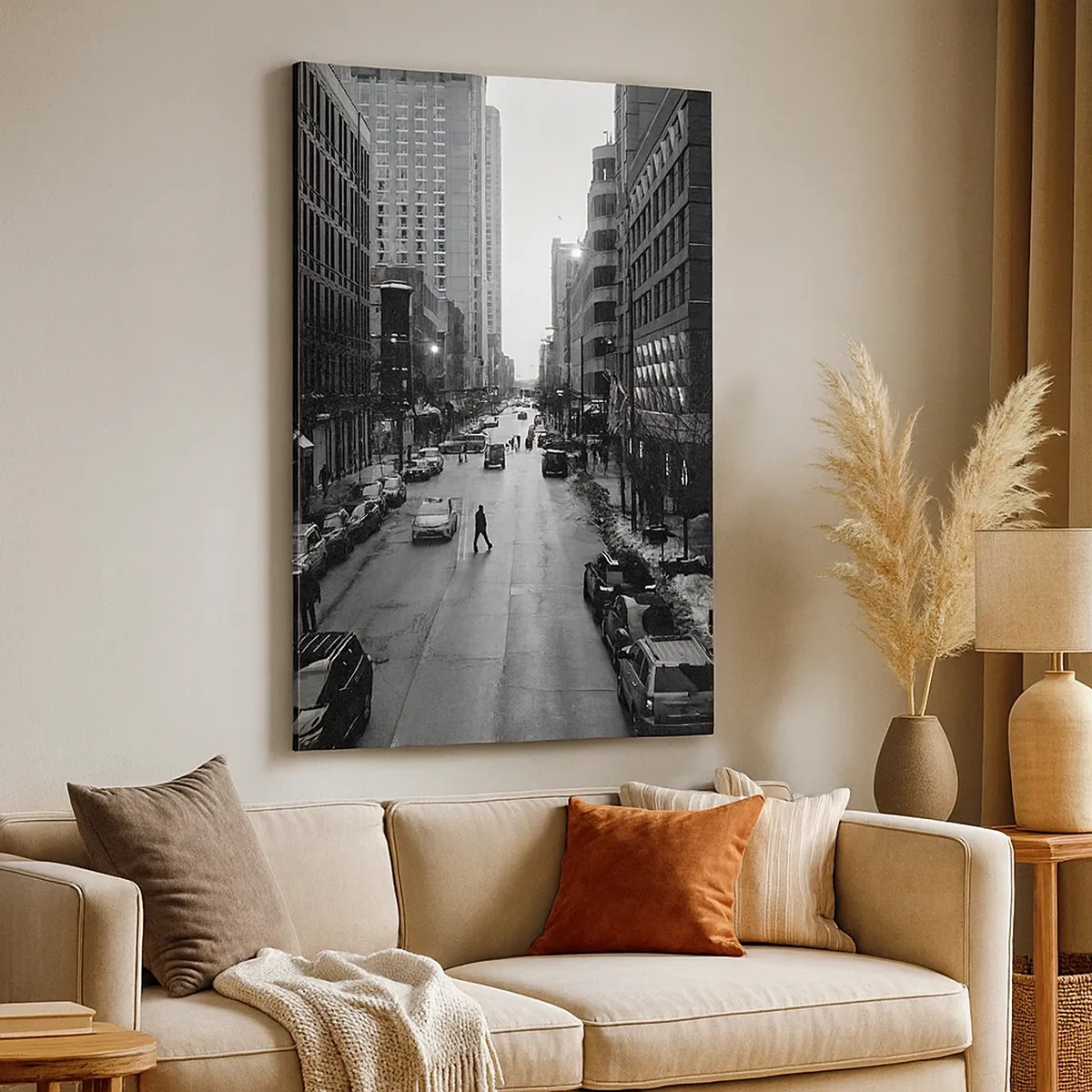 Impression sur toile - Image sur toile - Une rue en noir et blanc au milieu de la ville avec des voitures et des piétons - 50x70cm - Un autre jour comme tous les autres jours - Décoration murale moderne pour le salon et la chambre ARTTOR