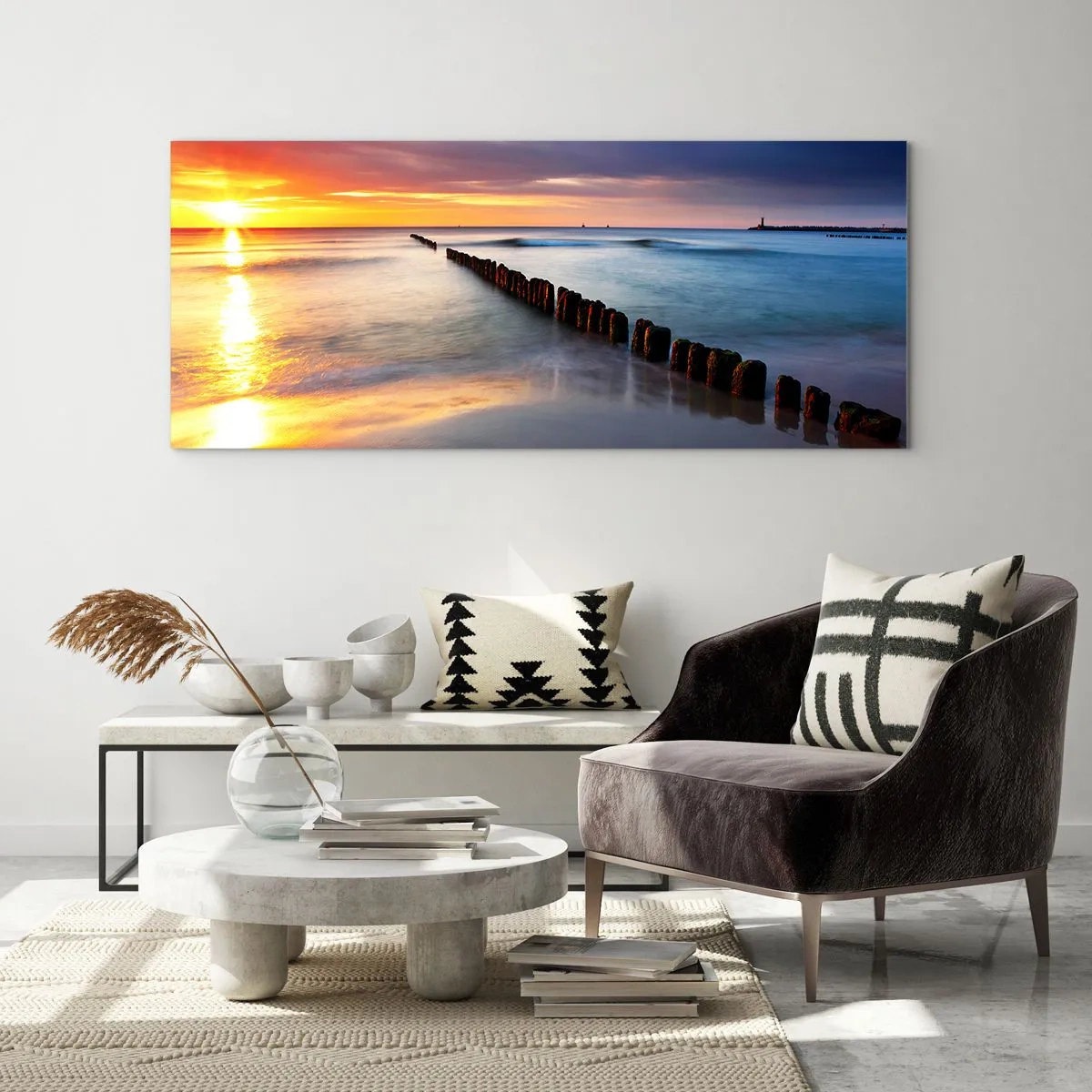 Impression sur verre - Image sur verre - Coucher de soleil sur la mer avec un brise-lames au premier plan - 160x50cm - Ecoute le silence - Décoration murale moderne pour le salon et la chambre ARTTOR