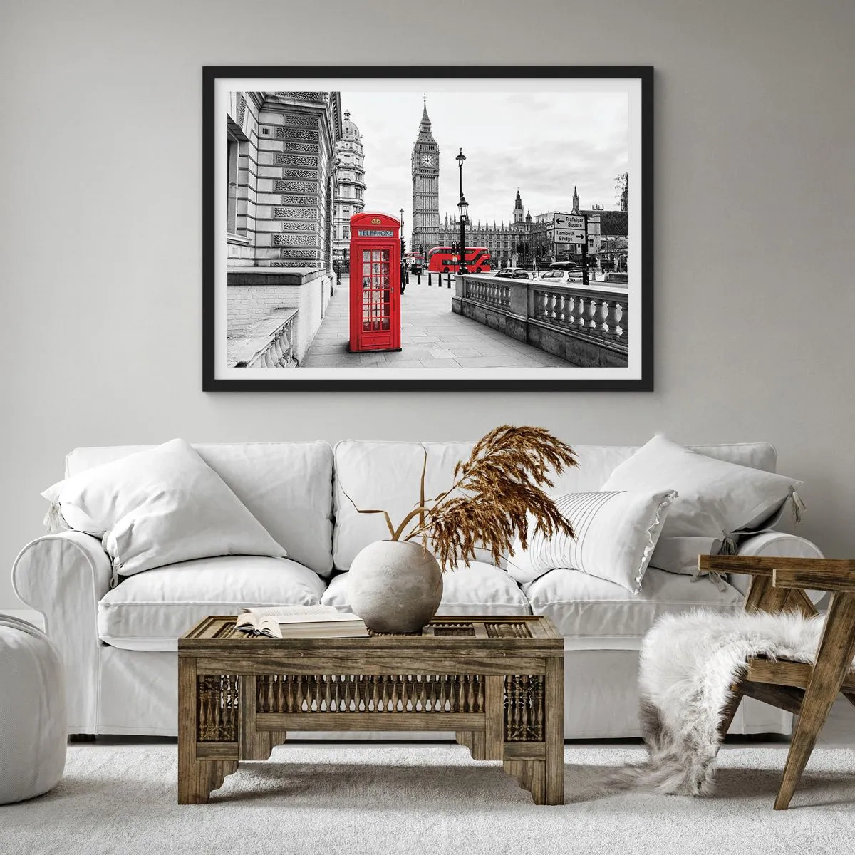 Affiche dans un cadre noir - Poster - Une cabine téléphonique rouge avec Big Ben en arrière-plan à Londres - 70x50cm - Sans aucun doute Londres - Décoration murale moderne pour le salon et la chambre ARTTOR