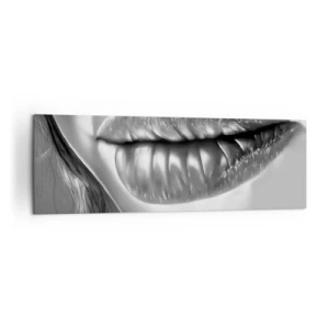 Impression sur toile - Image sur toile - Gros plan noir et blanc des lèvres d'une femme avec un effet brillant et des détails. - 160x50cm - Je sais à quoi tu penses… - Décoration murale moderne pour le salon et la chambre ARTTOR