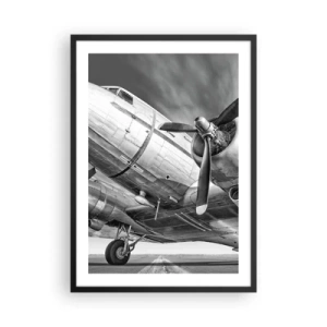 Affiche dans un cadre noir - Poster - Gros plan en noir et blanc d'un avion classique. - 50x70cm - Toujours prêt à voler - Décoration murale moderne pour le salon et la chambre ARTTOR