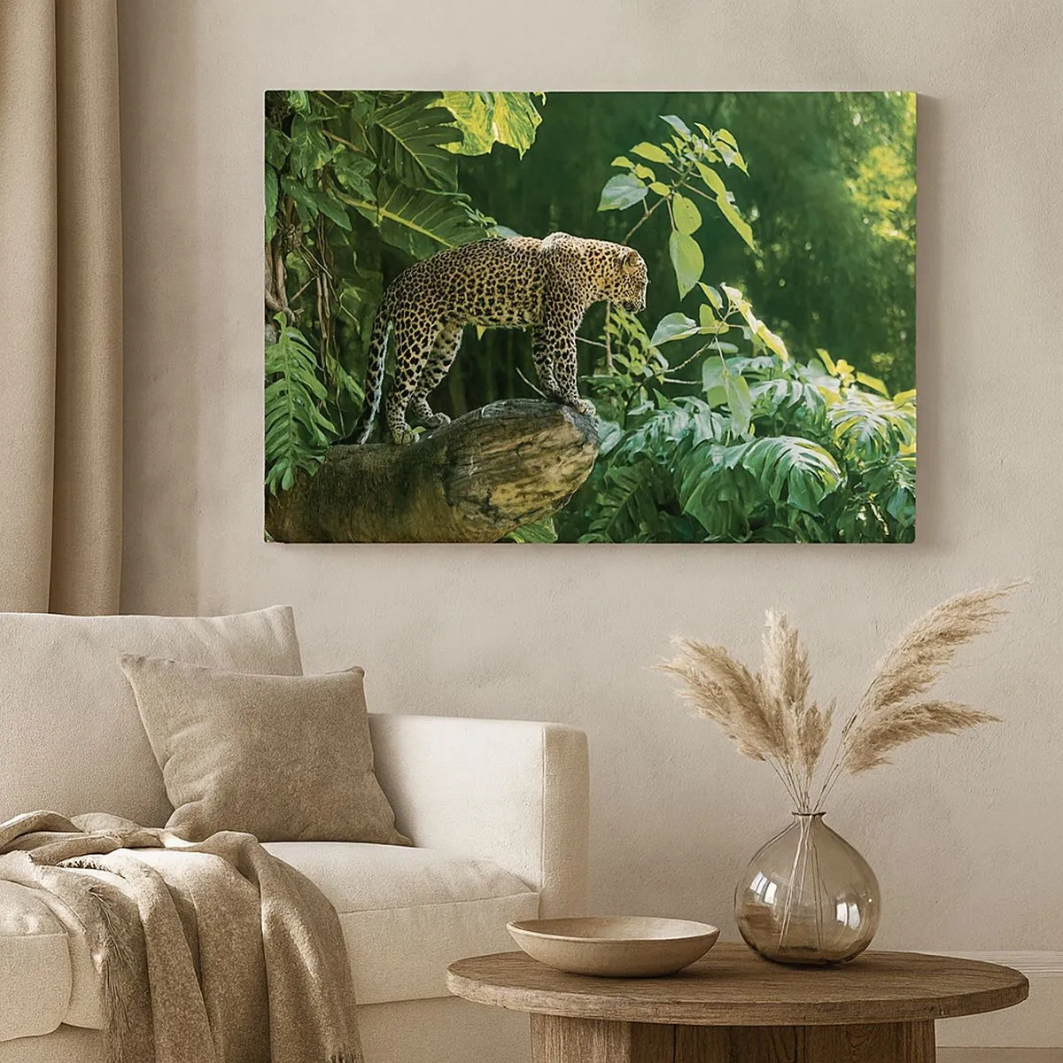 Impression sur toile - Image sur toile - Un léopard debout sur un rocher entouré de végétation tropicale - 70x50cm - À la chasse? - Décoration murale moderne pour le salon et la chambre ARTTOR
