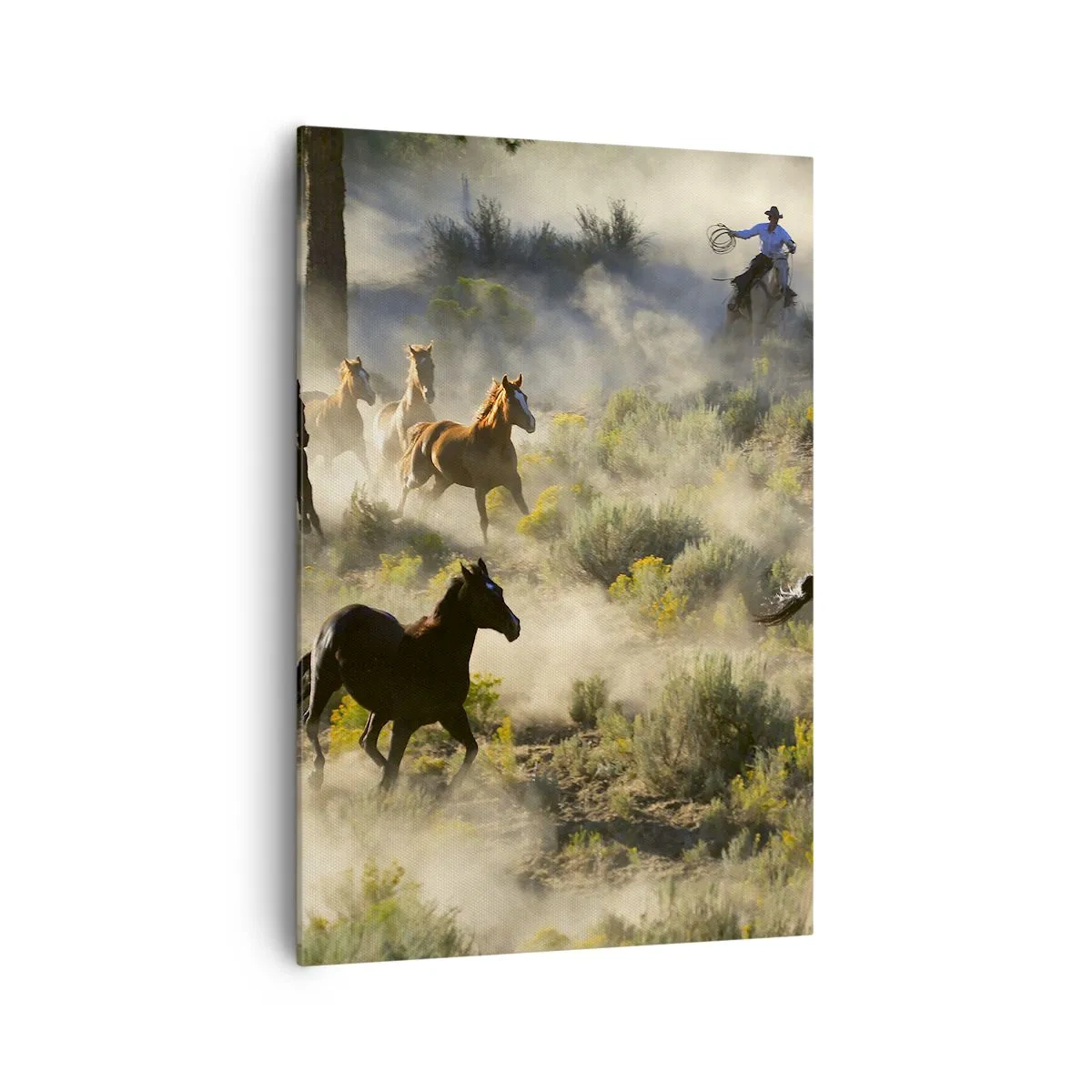 Impression sur toile - Image sur toile - Un troupeau de chevaux sauvages galopant à travers la poussière et la végétation - 70x100cm - Rivalité - liberté ou force masculine ? - Décoration murale moderne pour le salon et la chambre ARTTOR