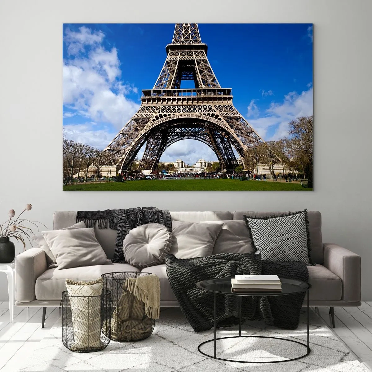 Impression sur verre - Image sur verre - La Tour Eiffel contre un ciel bleu - 70x50cm - Tout Paris à ses pieds - Décoration murale moderne pour le salon et la chambre ARTTOR
