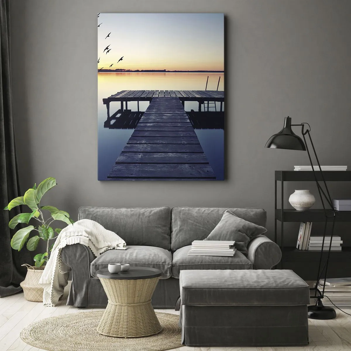 Impression sur toile - Image sur toile - Jetée en bois sur un lac au lever du soleil avec des oiseaux - 70x100cm - C'était une bonne journée - Décoration murale moderne pour le salon et la chambre ARTTOR