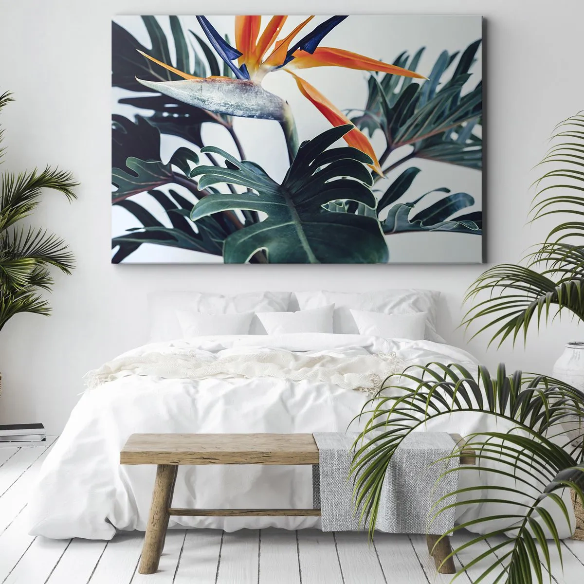 Impression sur toile - Image sur toile - Fleur de Strelitzia entourée de feuilles sous une lumière vive - 120x80cm - Le buisson oiseaux - Décoration murale moderne pour le salon et la chambre ARTTOR