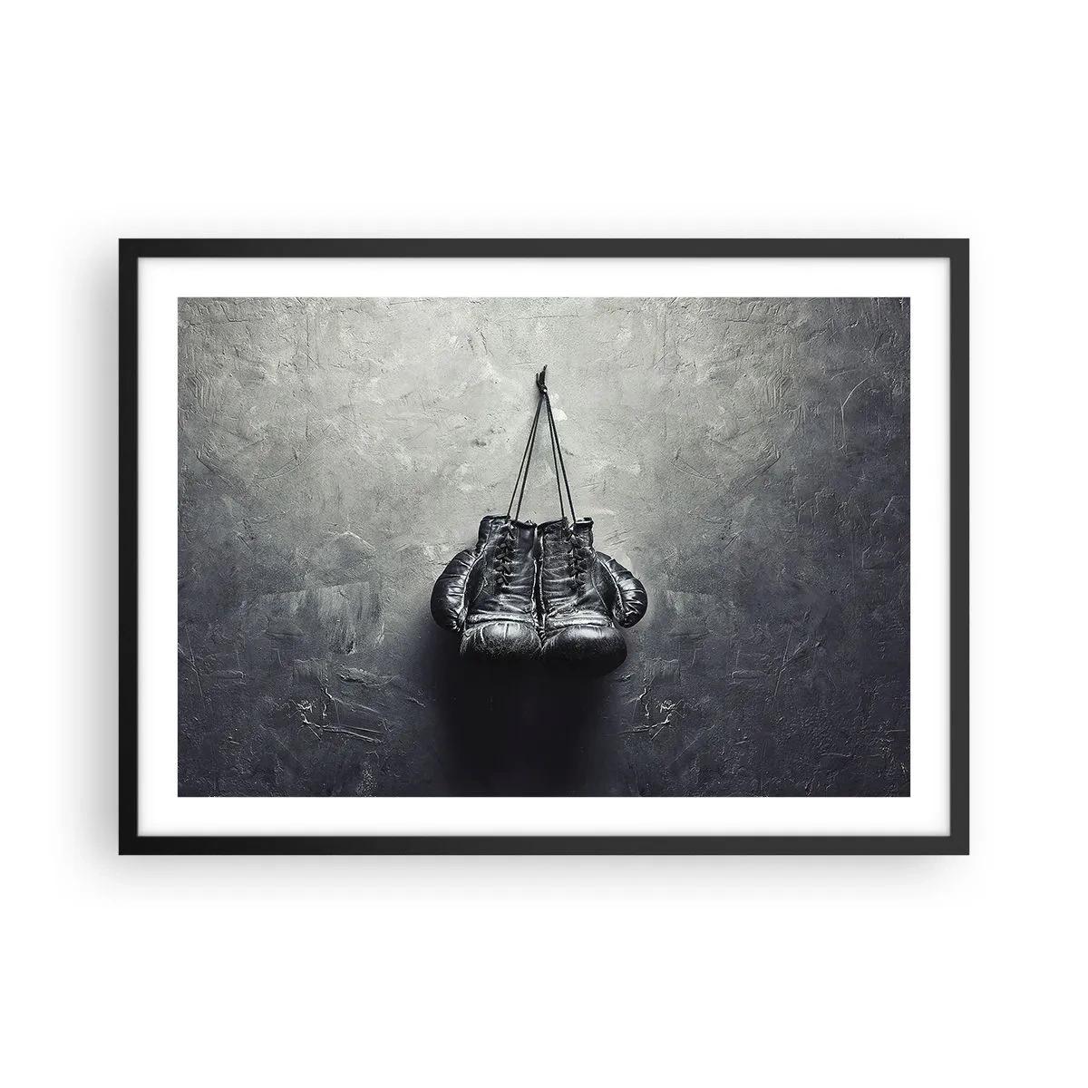 Affiche dans un cadre noir - Poster - De vieux gants de boxe contre le mur - 70x50cm - Un temps pour se battre et un temps pour la paix - Décoration murale moderne pour le salon et la chambre ARTTOR