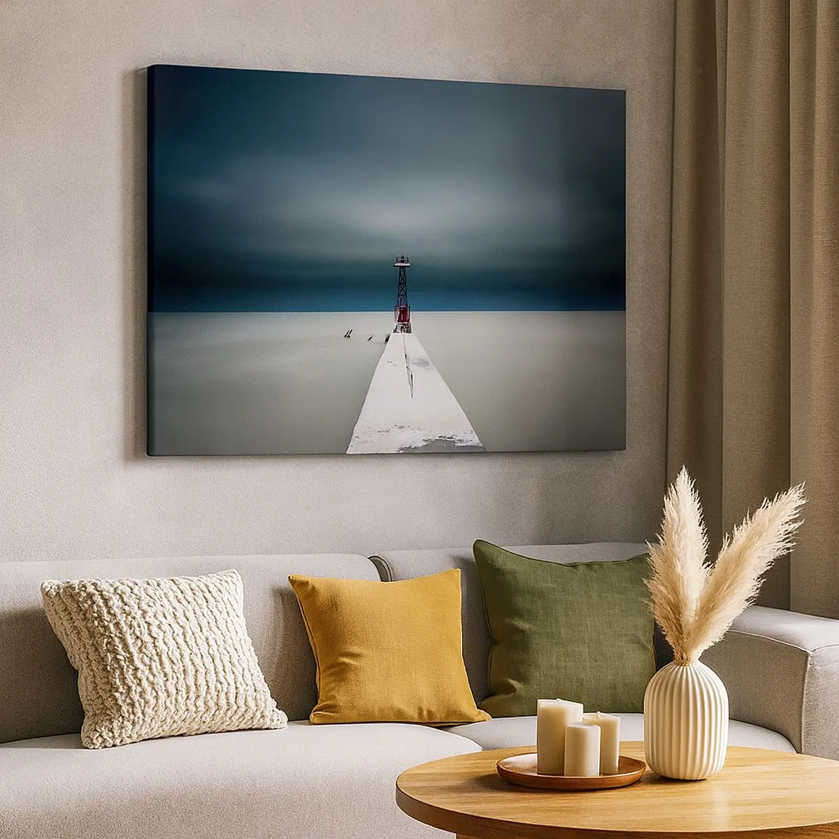 Impression sur toile - Image sur toile - Un phare au bout d'une jetée en béton dans un paysage austère - 70x50cm - À la rencontre de l'immensité - Décoration murale moderne pour le salon et la chambre ARTTOR