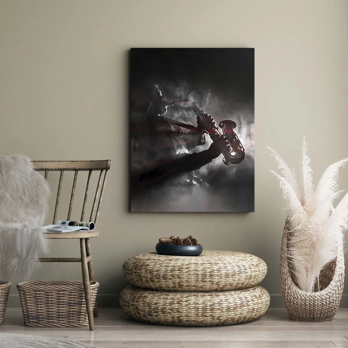 Impression sur toile - Image sur toile - Saxophoniste en fumée sur scène en noir et rouge atmosphérique - 80x120cm - Dans les brumes du jazz - Décoration murale moderne pour le salon et la chambre ARTTOR