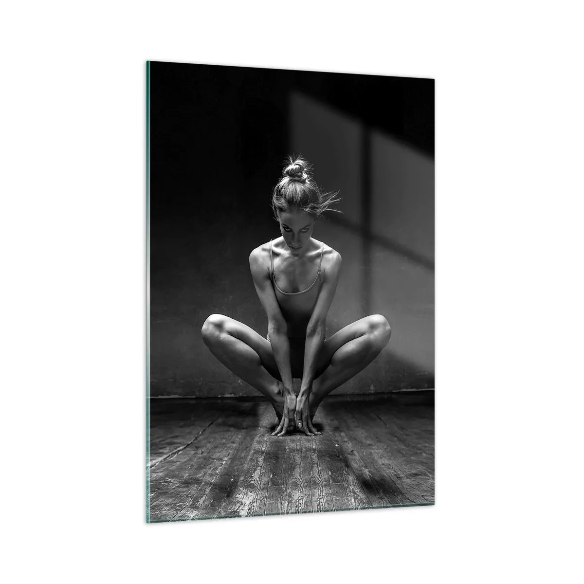 Impression sur verre - Image sur verre - Une danseuse dans une pose de ballet sur un plancher en bois - 50x70cm - Concentration de l'énergie de la danse - Décoration murale moderne pour le salon et la chambre ARTTOR