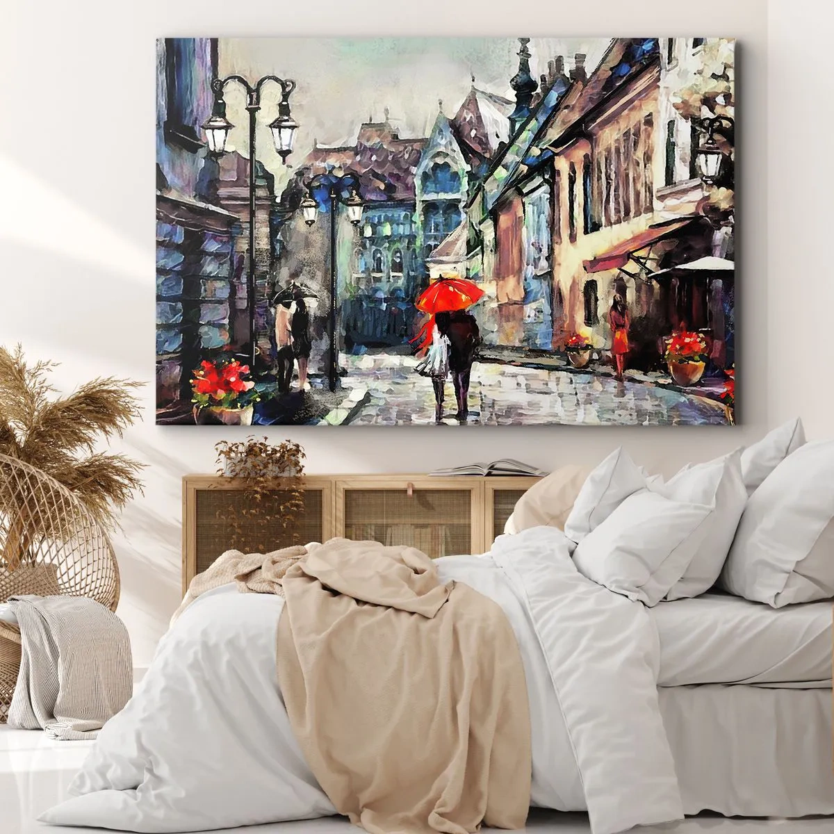 Impression sur toile - Image sur toile - Une charmante rue de la ville avec un couple sous un parapluie rouge - 120x80cm - Pluie pour deux - Décoration murale moderne pour le salon et la chambre ARTTOR