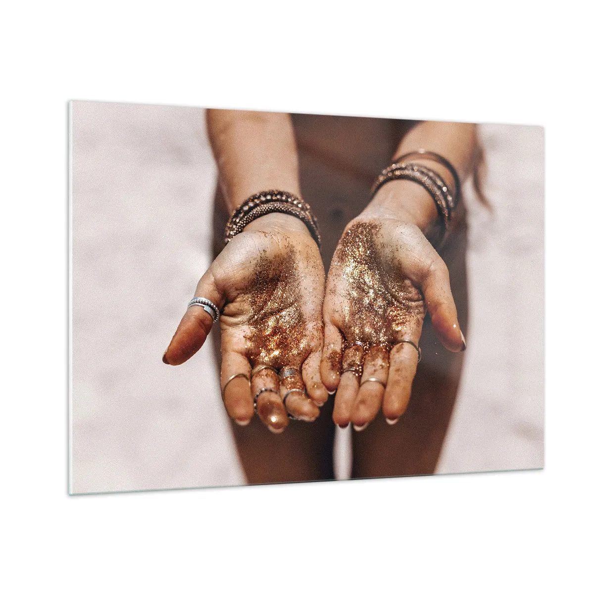 Impression sur verre - Image sur verre - Mains ouvertes avec des paillettes dans une lumière chaude - 100x70cm - Un don pour vous - Décoration murale moderne pour le salon et la chambre ARTTOR
