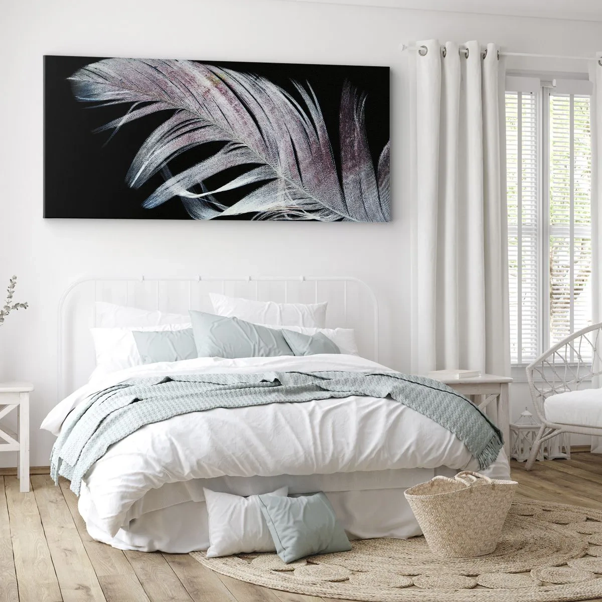 Impression sur toile - Image sur toile - Une plume délicate sur fond noir dans une démarche artistique - 120x50cm - Pensez au toucher - Décoration murale moderne pour le salon et la chambre ARTTOR
