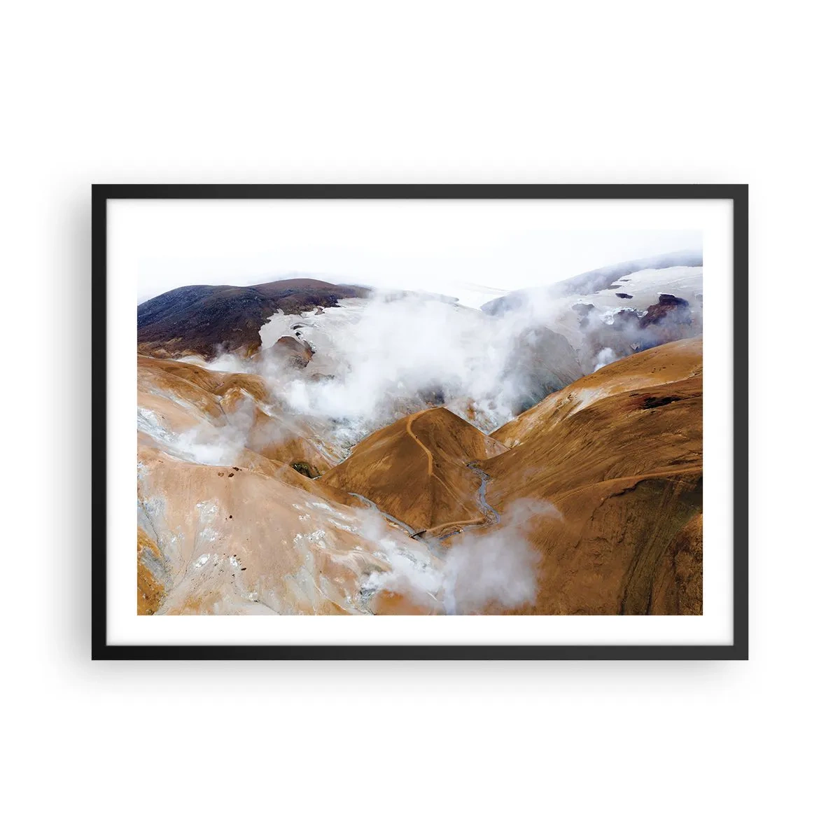 Affiche dans un cadre noir - Poster - Un paysage de montagne avec de la vapeur dans un climat rigoureux - 70x50cm - Le charme brut de l'Islande - Décoration murale moderne pour le salon et la chambre ARTTOR