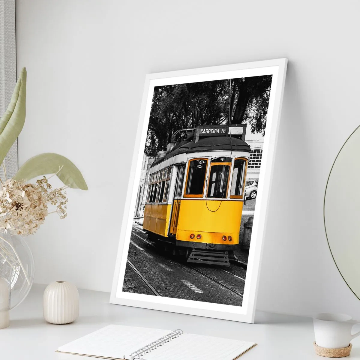 Affiche dans un cadre blanc - Poster - Et du fado en arrière-plan - 30x40 cm