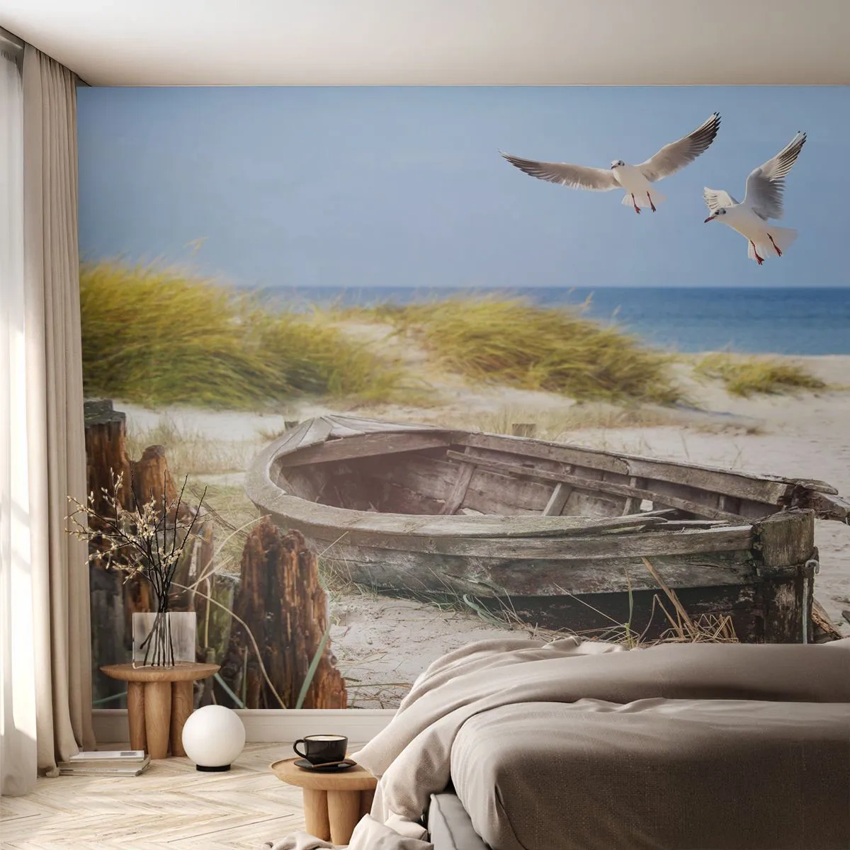 Papier Peint Photo Premium Sand - Un vieux bateau sur la plage avec des mouettes au-dessus - 100x70cm - Bain de vent - Décoration murale moderne pour le salon et la chambre ARTTOR