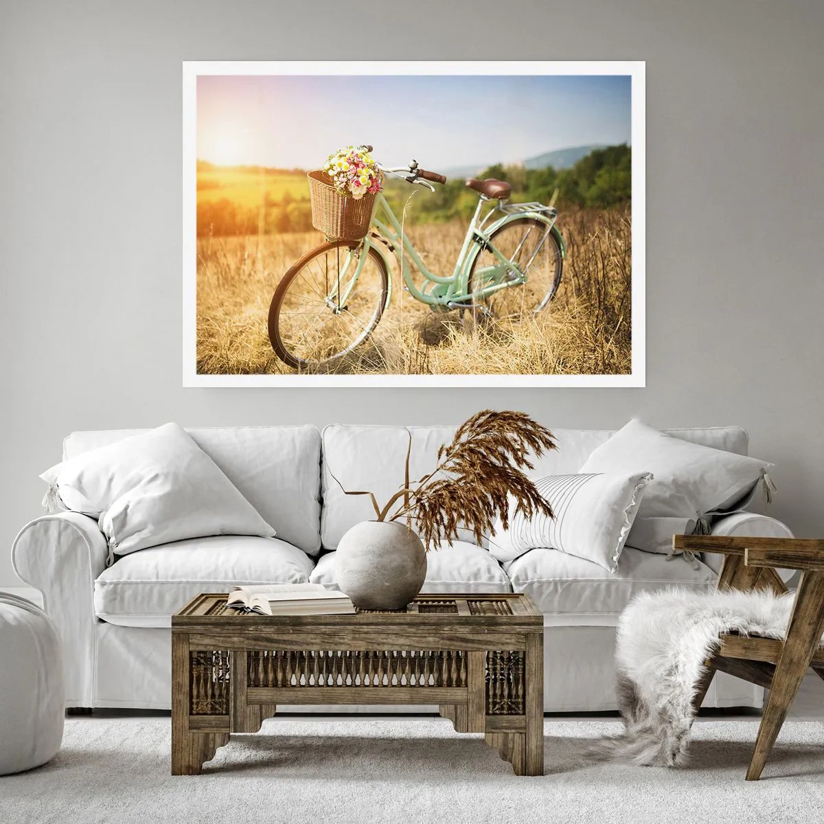 Affiche - Poster - Un vélo rétro avec un panier rempli de fleurs sur fond de prairie. - 100x70cm - Je vais rester un petit moment - Décoration murale moderne pour le salon et la chambre ARTTOR