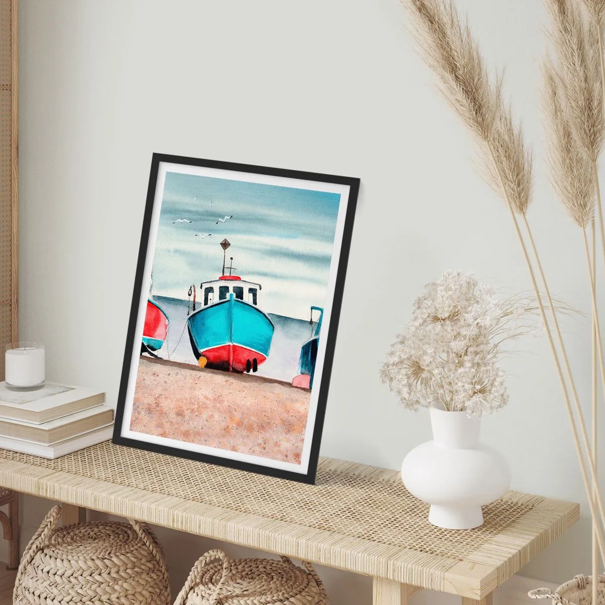 Affiche dans un cadre noir - Poster - Bateaux de pêche bleus peints sur le rivage - 50x70cm - Prêt pour la pêche - Décoration murale moderne pour le salon et la chambre ARTTOR