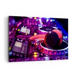 Impression sur toile - Image sur toile - Casque DJ sur une console avec éclairage néon - 120x80cm - Avant que le plaisir ne commence - Décoration murale moderne pour le salon et la chambre ARTTOR