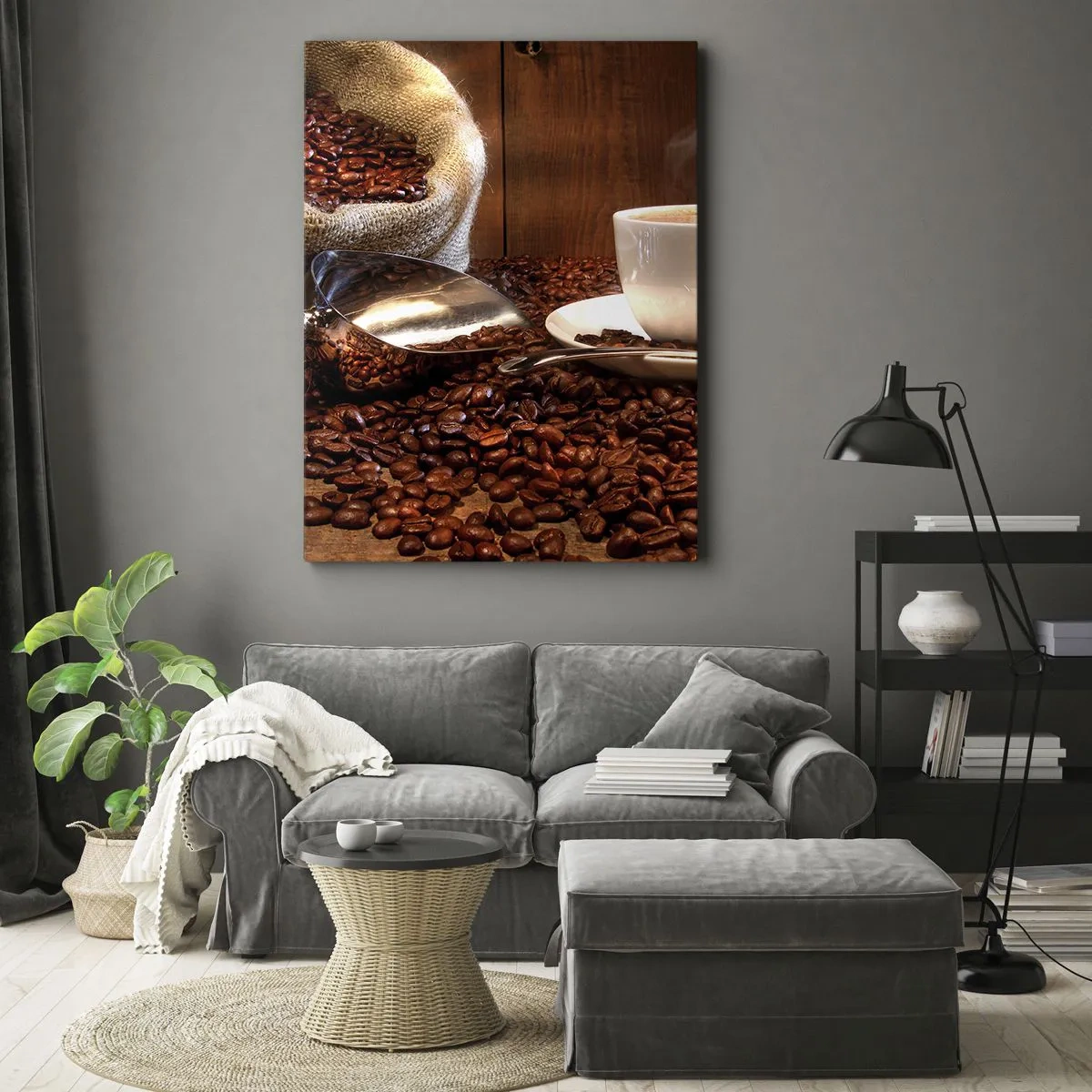 Impression sur toile - Image sur toile - Une tasse de café avec des grains de café et un sac de céréales en arrière-plan - 80x120cm - Sentez-vous cette odeur? - Décoration murale moderne pour le salon et la chambre ARTTOR
