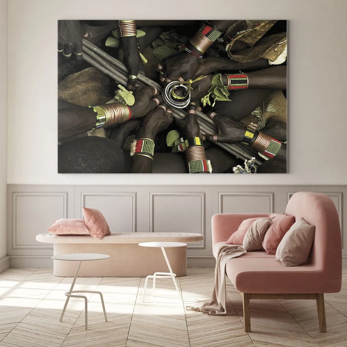 Impression sur verre - Image sur verre - Mains avec des bracelets tenant un récipient dans un geste rituel - 120x80cm - Nous sommes ensemble - Décoration murale moderne pour le salon et la chambre ARTTOR
