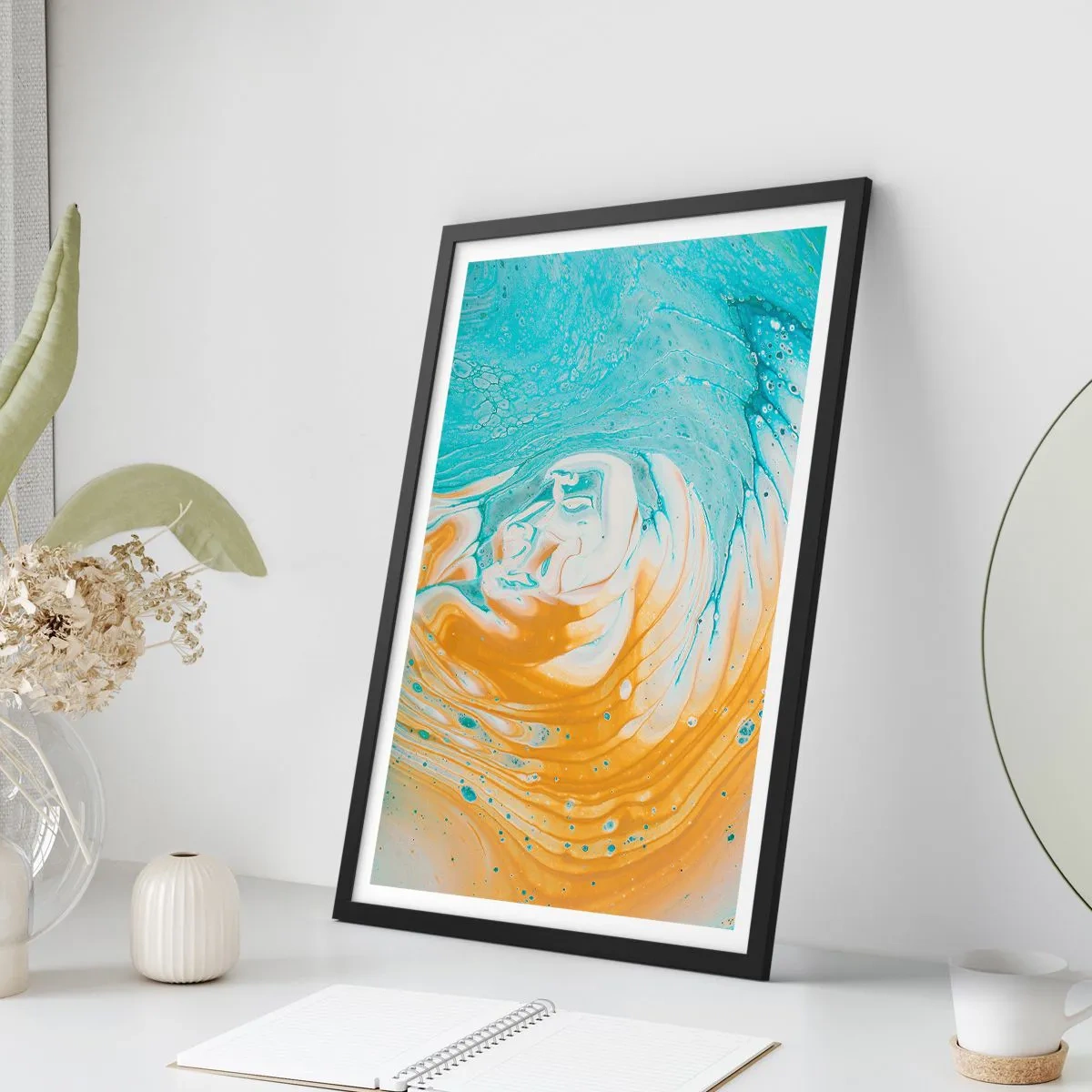 Affiche dans un cadre noir - Poster - Tourbillon abstrait dans les tons de bleu et d'orange - 50x70cm - Tourbillon pastel - Décoration murale moderne pour le salon et la chambre ARTTOR