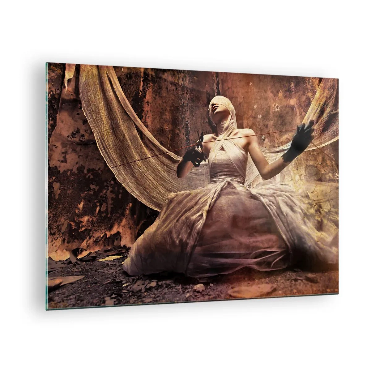 Impression sur verre - Image sur verre - Une figure de femme dans un décor artistique avec des tissus - 70x50cm - Déesse du destin - Décoration murale moderne pour le salon et la chambre ARTTOR