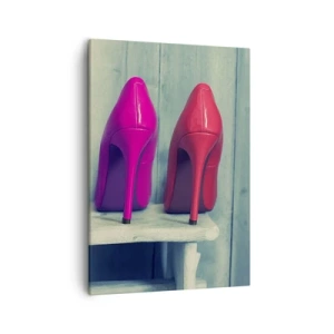 Impression sur toile - Image sur toile - Talons hauts colorés contre un mur en bois - 50x70cm - Promenade sur l'arc-en-ciel - Décoration murale moderne pour le salon et la chambre ARTTOR