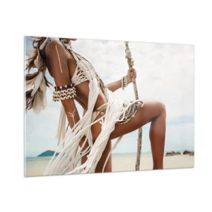 Impression sur verre - Image sur verre - Une femme en vêtements ethniques avec des coquillages et un bâton sur la plage. - 100x70cm - Prêtresse du soleil - Décoration murale moderne pour le salon et la chambre ARTTOR