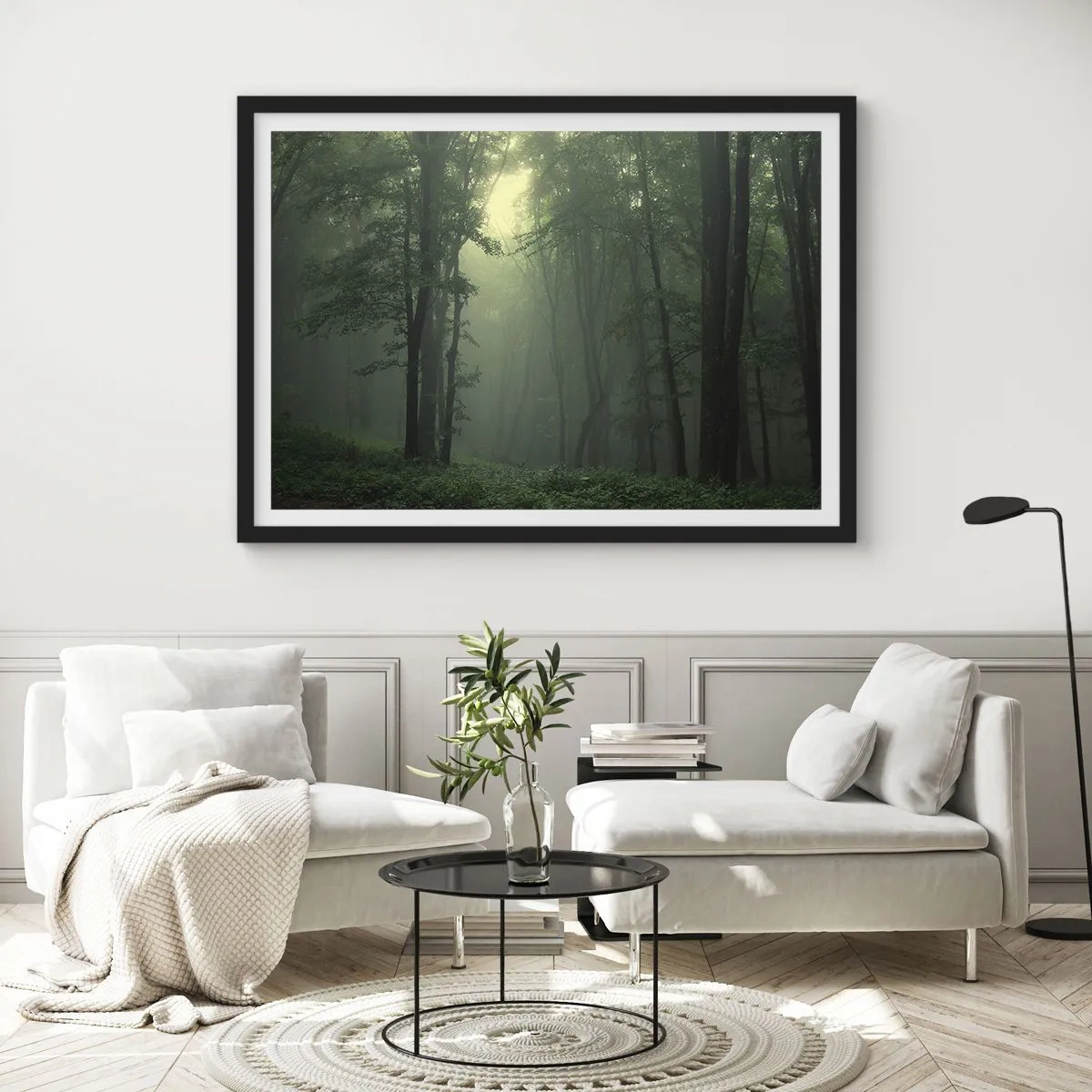 Affiche dans un cadre noir - Poster - Une forêt verte le matin enveloppée d'un brouillard délicat - 70x50cm - Avant qu'il ne se réveille - Décoration murale moderne pour le salon et la chambre ARTTOR