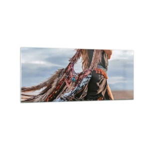 Impression sur verre - Image sur verre - Une femme dans un style bohème avec des détails de plumes et de bijoux - 120x50cm - La fille du chaman - Décoration murale moderne pour le salon et la chambre ARTTOR