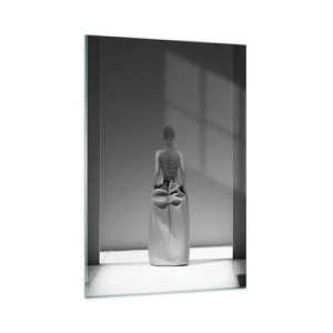 Impression sur verre - Image sur verre - Une peinture en noir et blanc avec une scène minimaliste d'une femme dans un espace géométrique. - 70x100cm - Simplicité raffinée - Décoration murale moderne pour le salon et la chambre ARTTOR