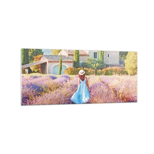 Impression sur verre - Image sur verre - Une femme en robe bleue marchant dans un champ de lavande avec vue sur une maison. - 120x50cm - Fille de la lavande - Décoration murale moderne pour le salon et la chambre ARTTOR