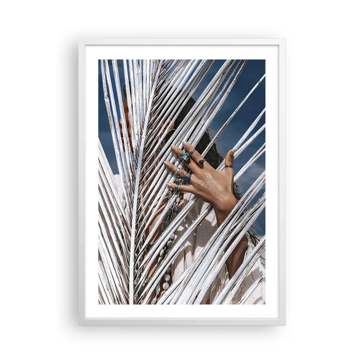 Affiche dans un cadre blanc - Poster - Fille de chaman ? - 50x70 cm