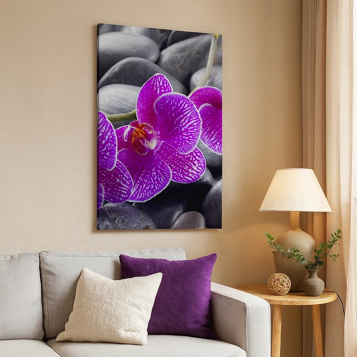 Impression sur toile - Image sur toile - Orchidées violettes sur fond de pierres noires - 50x70cm - Les pierres brillaient de joie - Décoration murale moderne pour le salon et la chambre ARTTOR