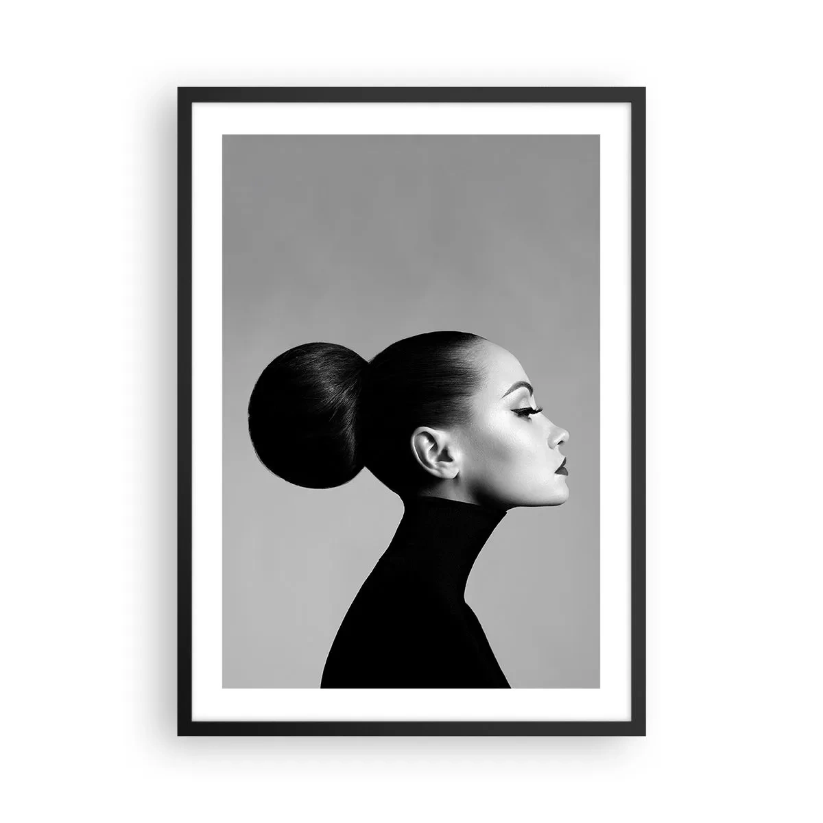 Affiche dans un cadre noir - Poster - Profil d'une femme en noir et blanc avec une coiffure élégante - 50x70cm - Néfertiti moderne - Décoration murale moderne pour le salon et la chambre ARTTOR