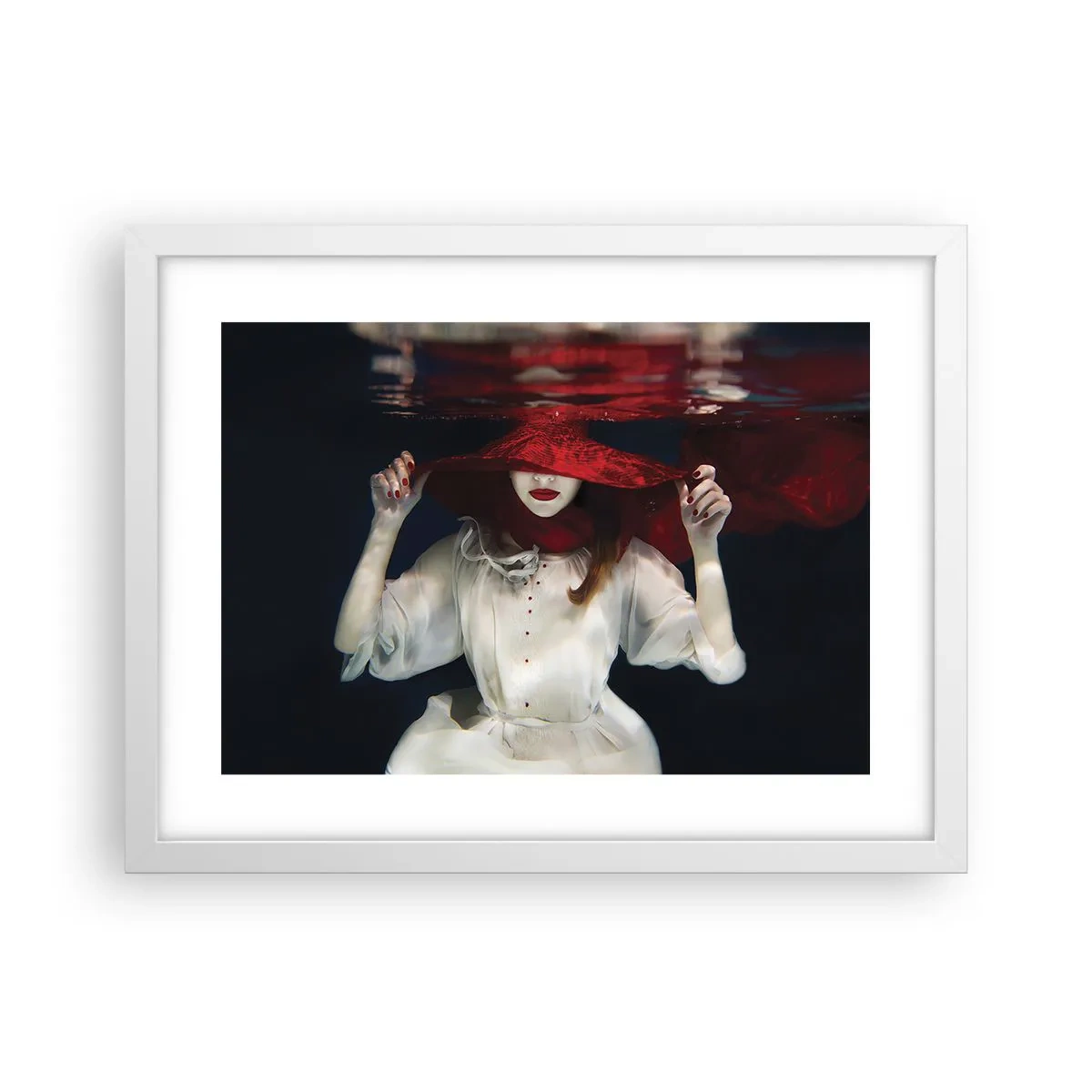 Affiche dans un cadre blanc - Poster - Femme mystérieuse - 40x30 cm