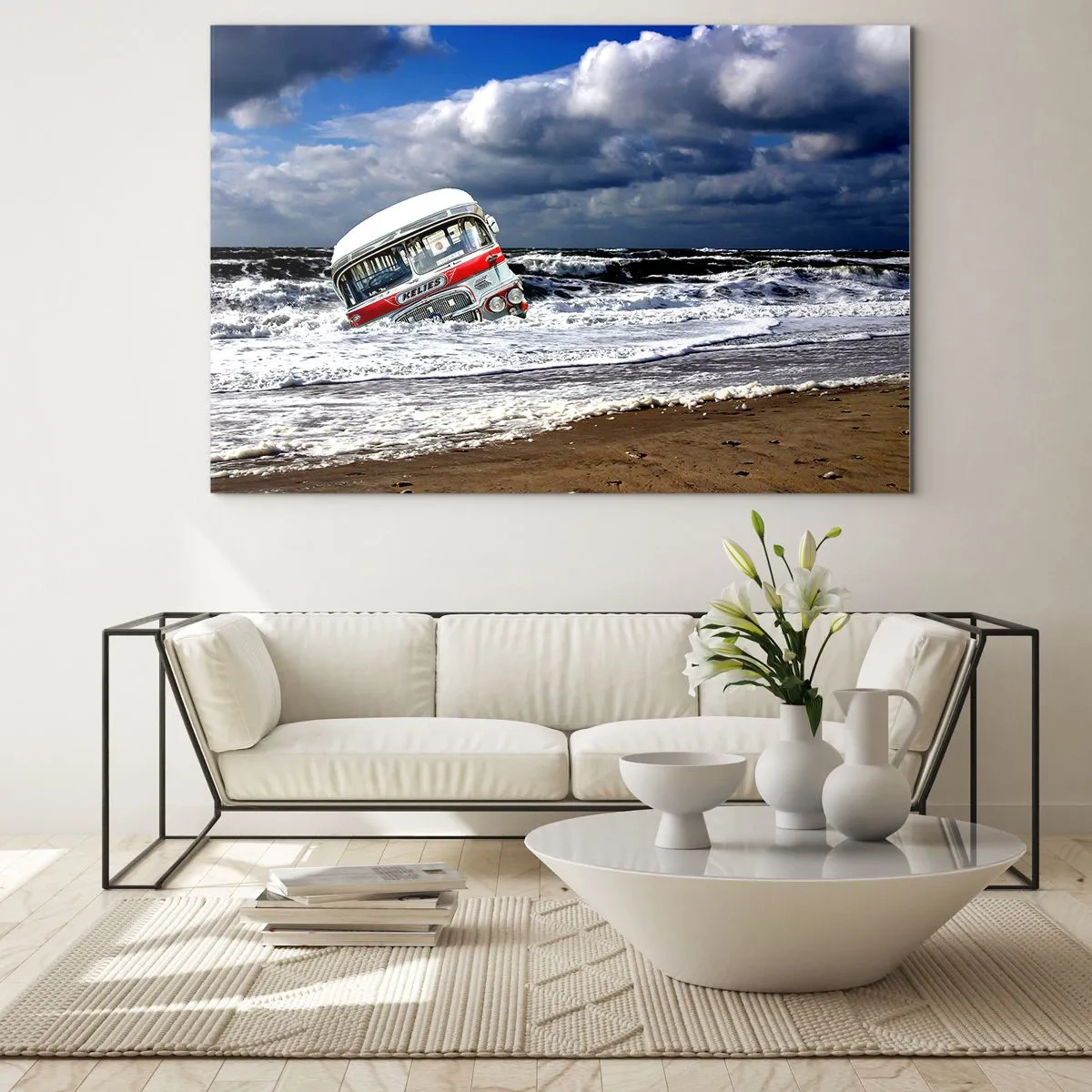 Impression sur verre - Image sur verre - Un vieux bus dans les eaux d'une mer agitée - 100x70cm - Et qu'est-ce qui vous étonne ? - Décoration murale moderne pour le salon et la chambre ARTTOR