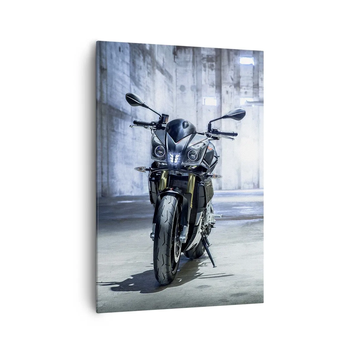 Impression sur toile - Image sur toile - Une moto moderne dans un intérieur industriel - 70x100cm - Avant que le moteur ne rugisse - Décoration murale moderne pour le salon et la chambre ARTTOR