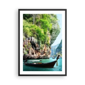 Affiche dans un cadre noir - Poster - Un bateau traditionnel sur fond de rochers pittoresques et de verdure - 50x70cm - Une invitation à un voyage exotique - Décoration murale moderne pour le salon et la chambre ARTTOR