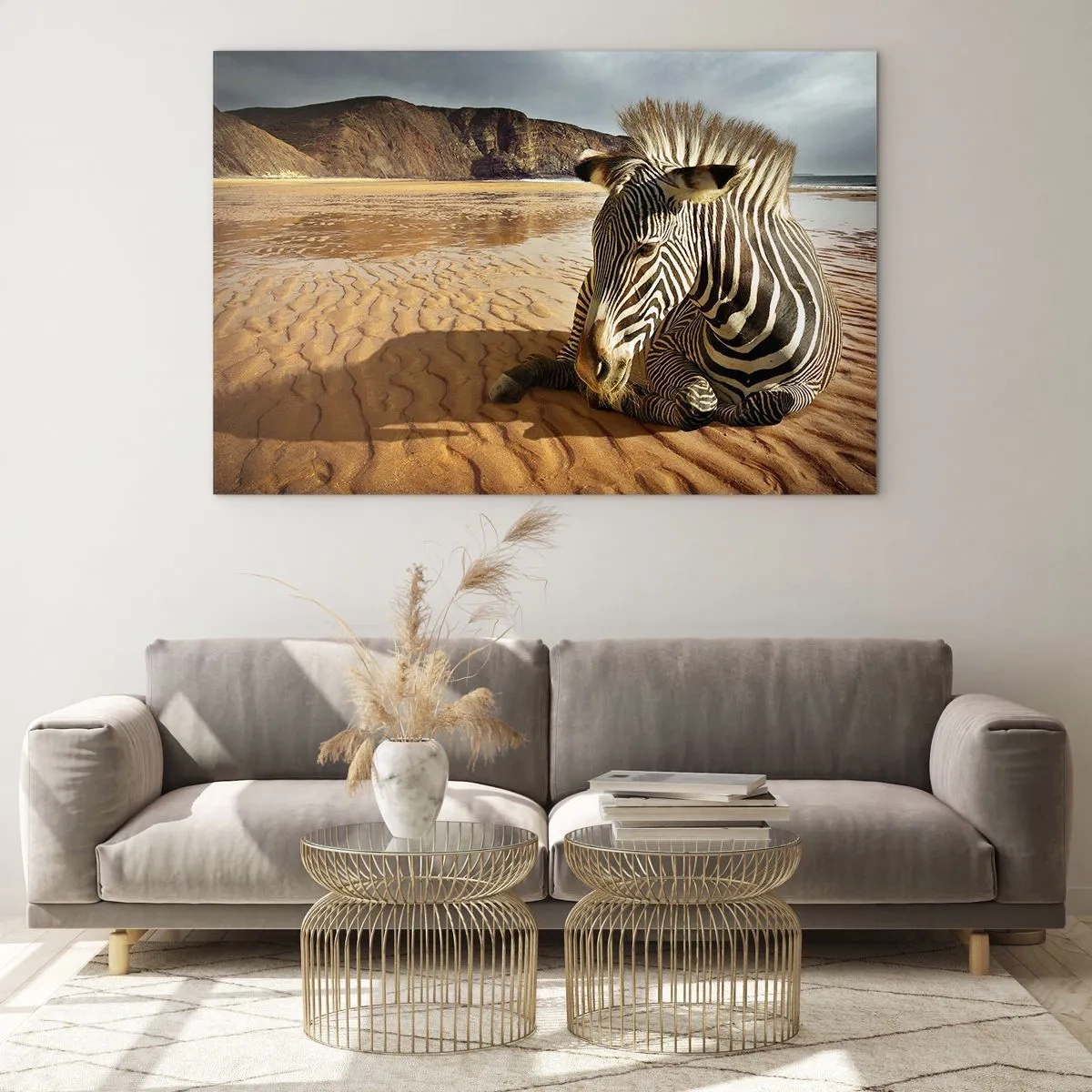 Impression sur verre - Image sur verre - Un zèbre se reposant sur la plage au coucher du soleil - 70x50cm - On va bien ensemble - Décoration murale moderne pour le salon et la chambre ARTTOR