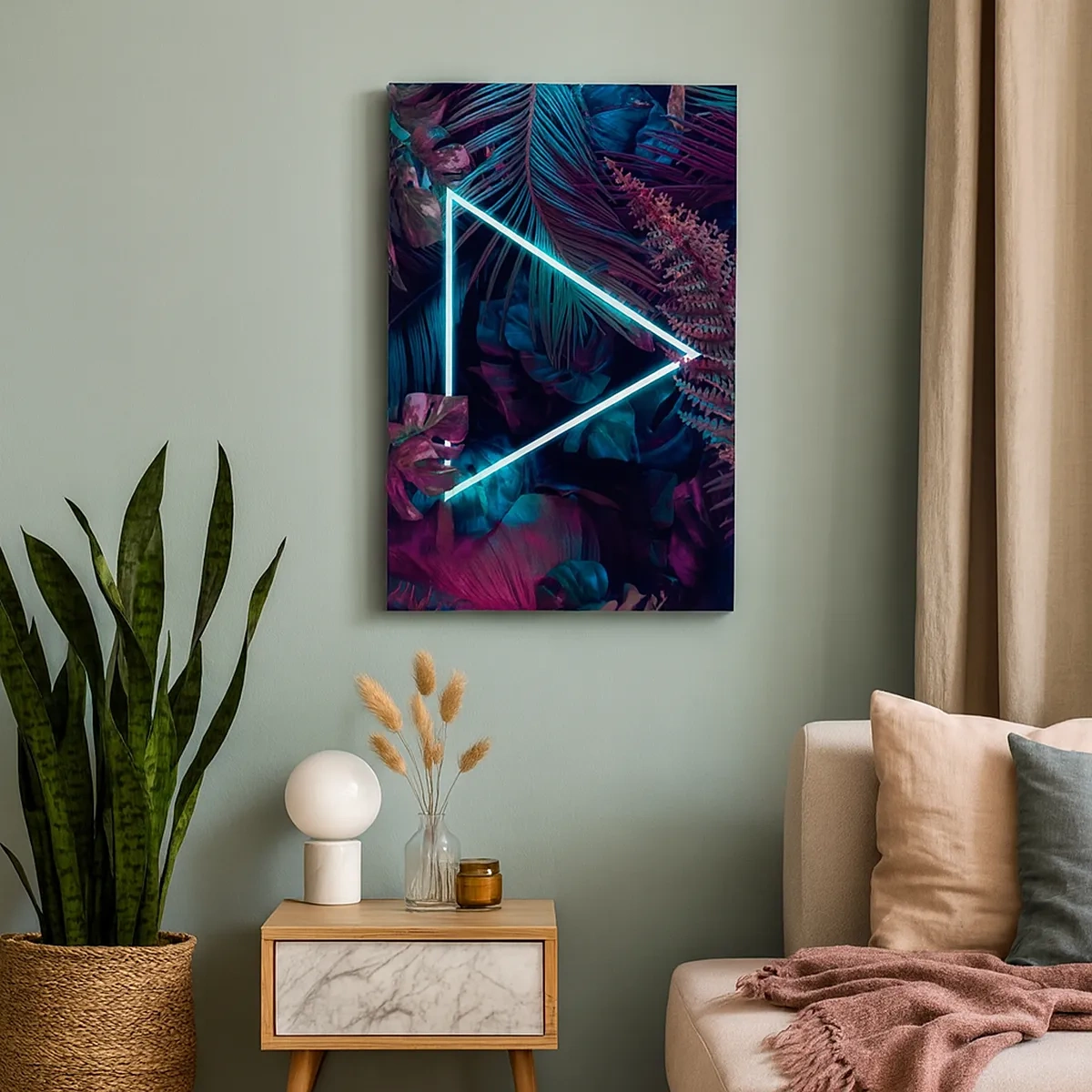 Impression sur toile - Image sur toile - Un triangle néon entouré de feuilles tropicales aux couleurs sombres. - 50x70cm - Jardin de style disco - Décoration murale moderne pour le salon et la chambre ARTTOR