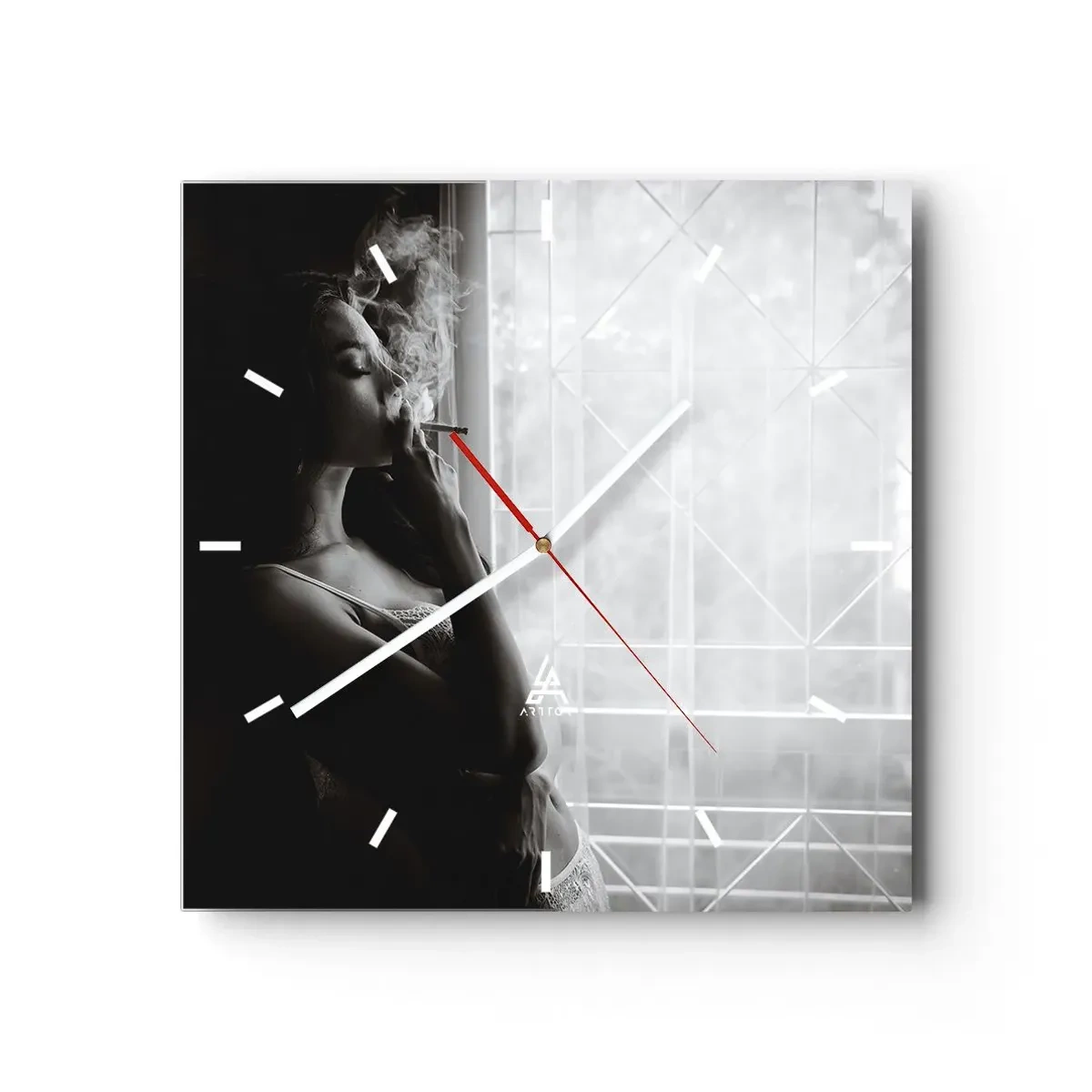 Horloge murale - Pendule murale - Une femme dans une pose sensuelle sur une photographie en noir et blanc - 30x30cm - Vous sentez-vous libre ? - Décoration murale moderne pour le salon et la chambre ARTTOR