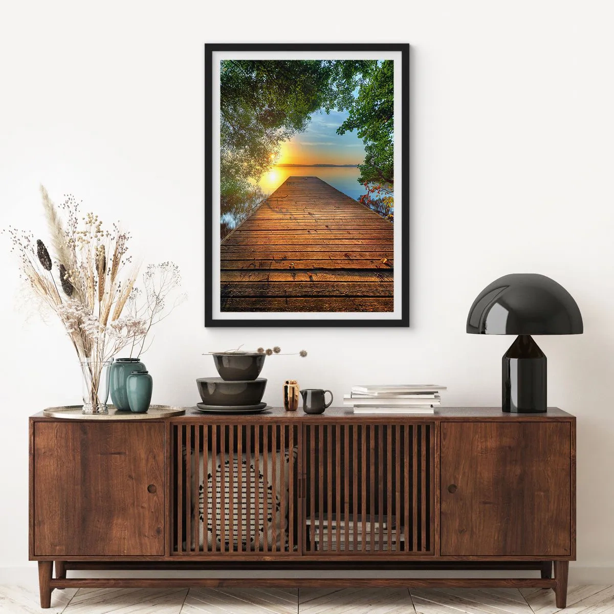 Affiche dans un cadre noir - Poster - Jetée au bord du lac au coucher du soleil - 50x70cm - Prenez votre temps, asseyez-vous - Décoration murale moderne pour le salon et la chambre ARTTOR